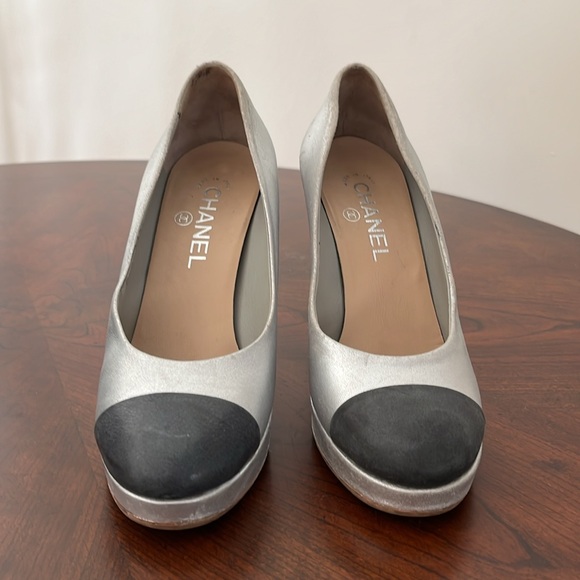 Chanel Heels - Picture 2 of 10